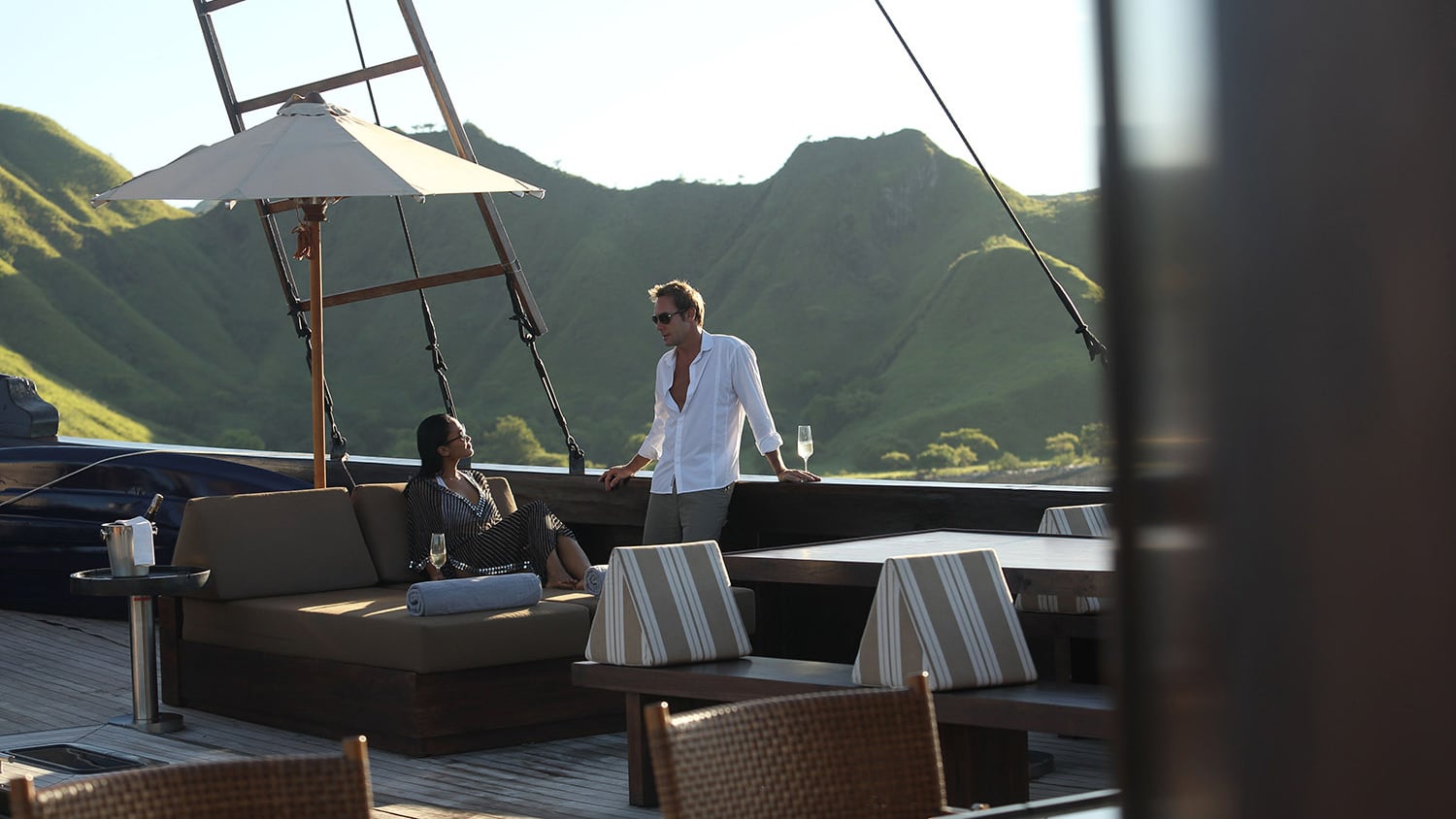 Alila Purnama - Romantic Yacht Indonesia